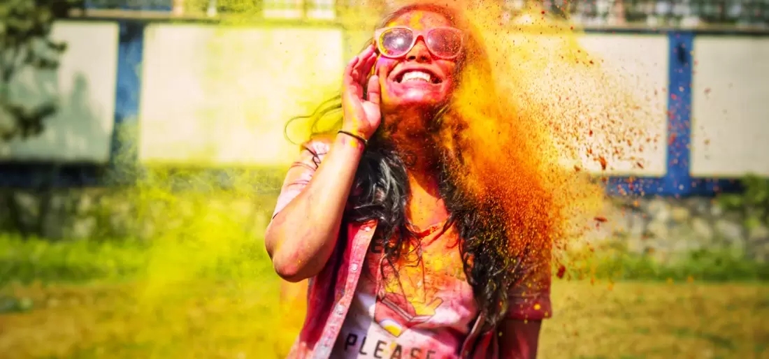 Holi's chemical colors pose a risk of many diseases including skin! Learn safety tips from experts